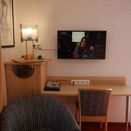 Hotel Garni Höchschmied 3*