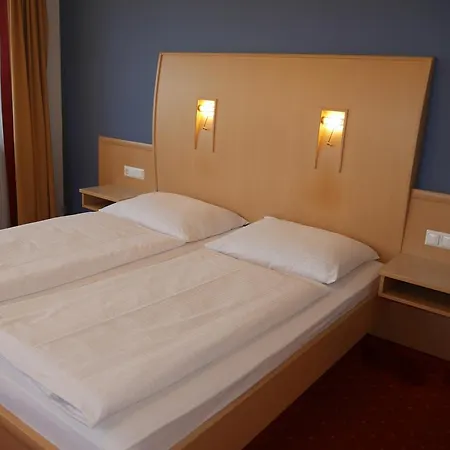 Hotel Garni Höchschmied 3*